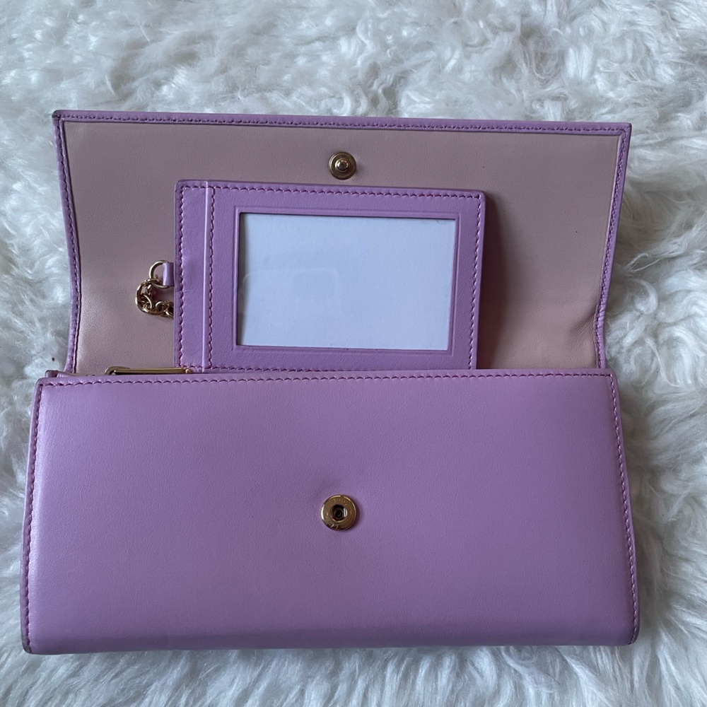 SALVATORE FERRAGAMO✨ LILAC WALLET - Picture 3 of 11